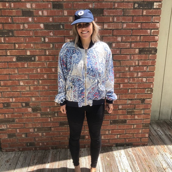 Free People Jackets & Blazers - Free People Printed Jacket Zip Up NWOT Medium
